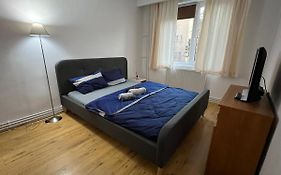 Apartment 2 camere Centru Piata 700